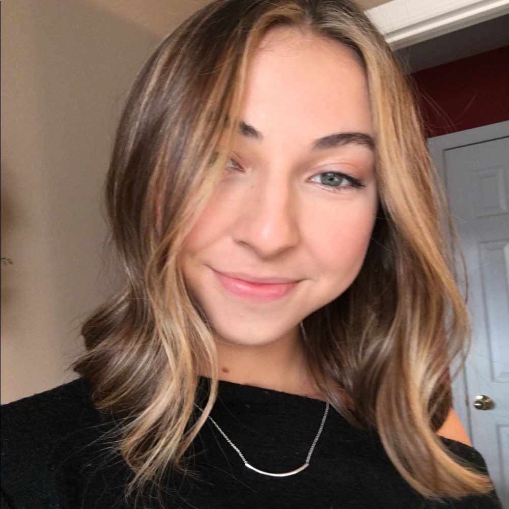 Meet your Posher, Cayla